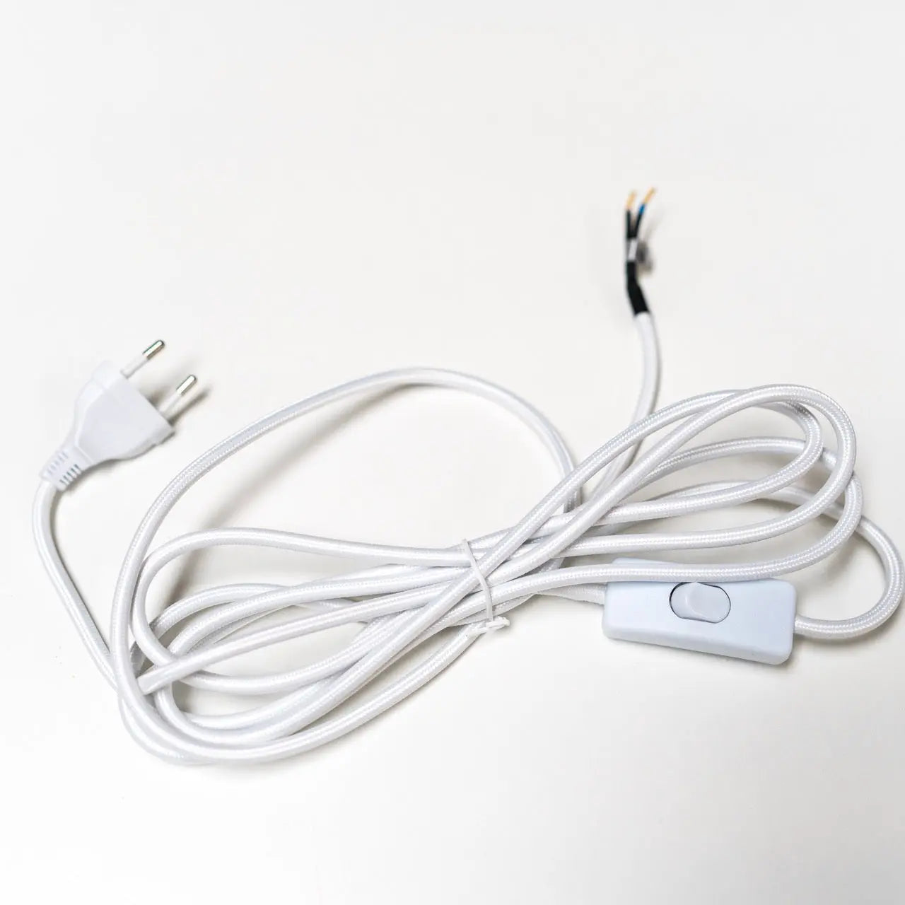 gofurnit-textilkabel-wei-schwarz-mit-stecker-kippschalter image 1