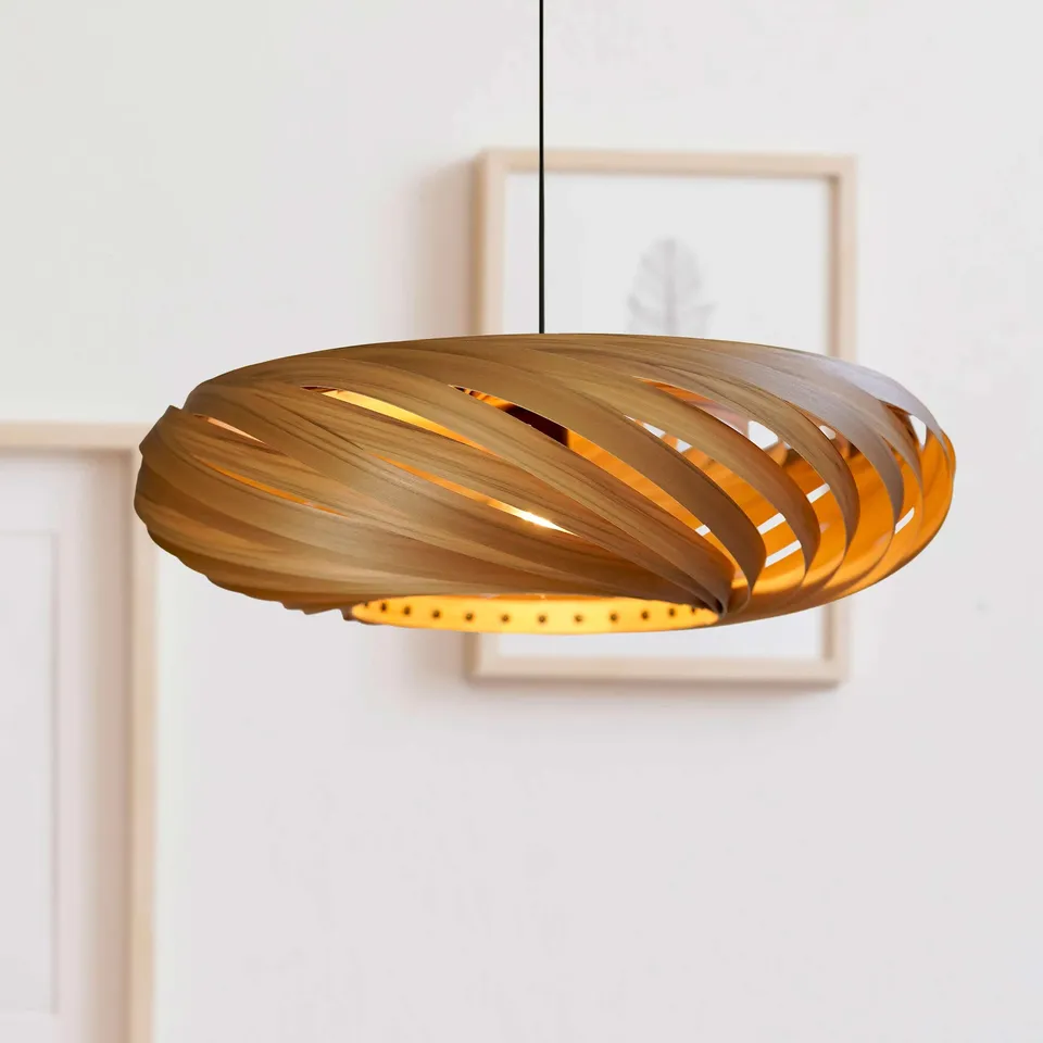 gofurnit-larena-pendelleuchte-bernstein-holz-65-70-cm image 1