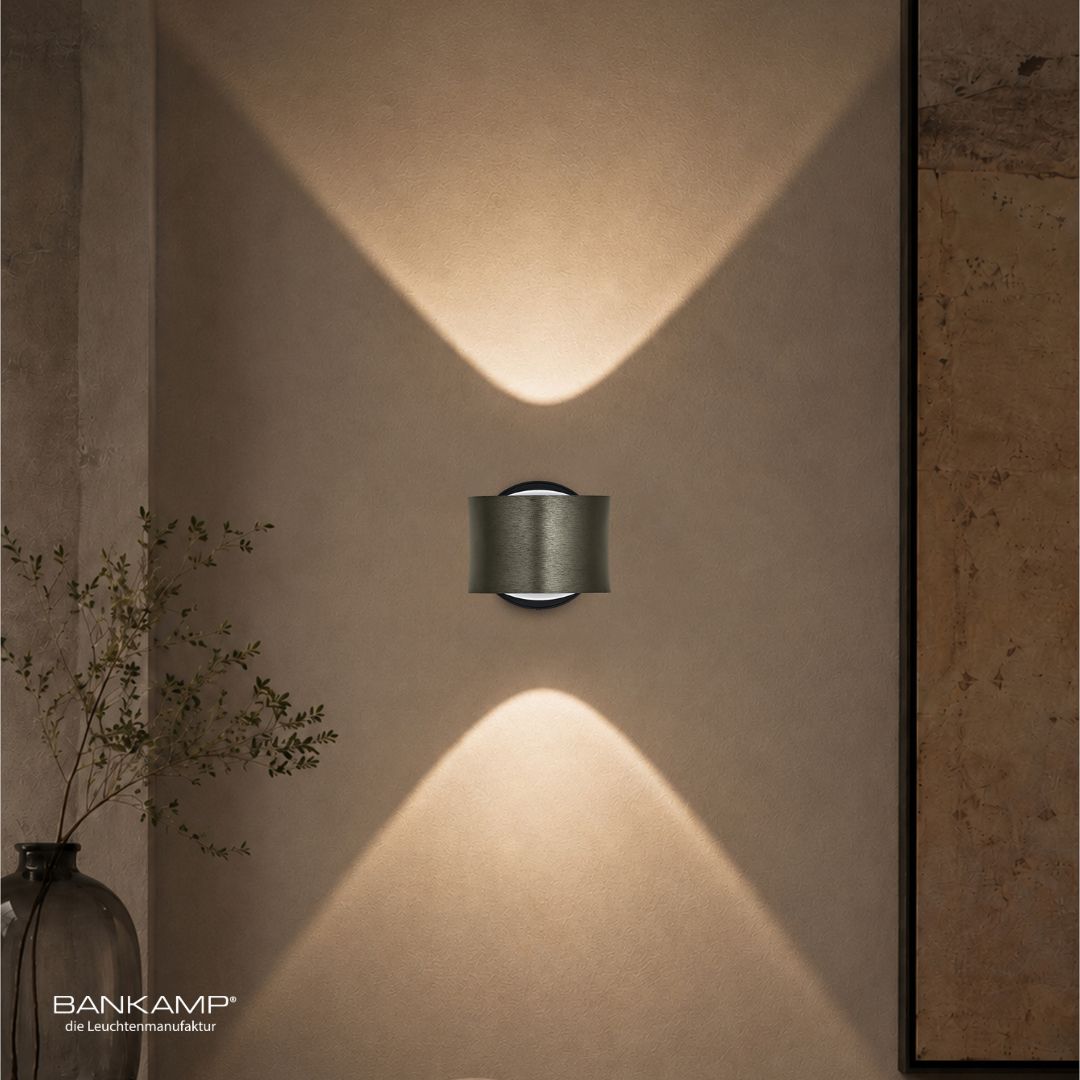 bankamp-impulse-led-wandleuchte-up-down-dimmbar-drehbar image 1