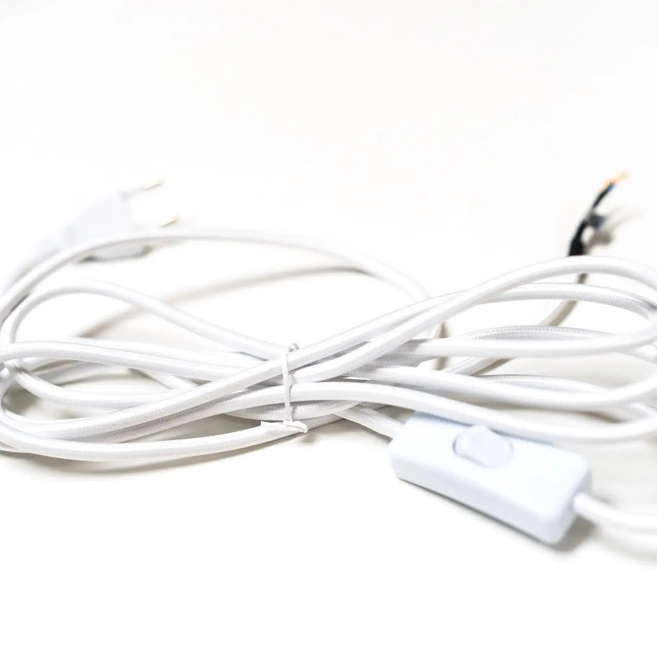 gofurnit-textilkabel-wei-schwarz-mit-stecker-kippschalter image 3
