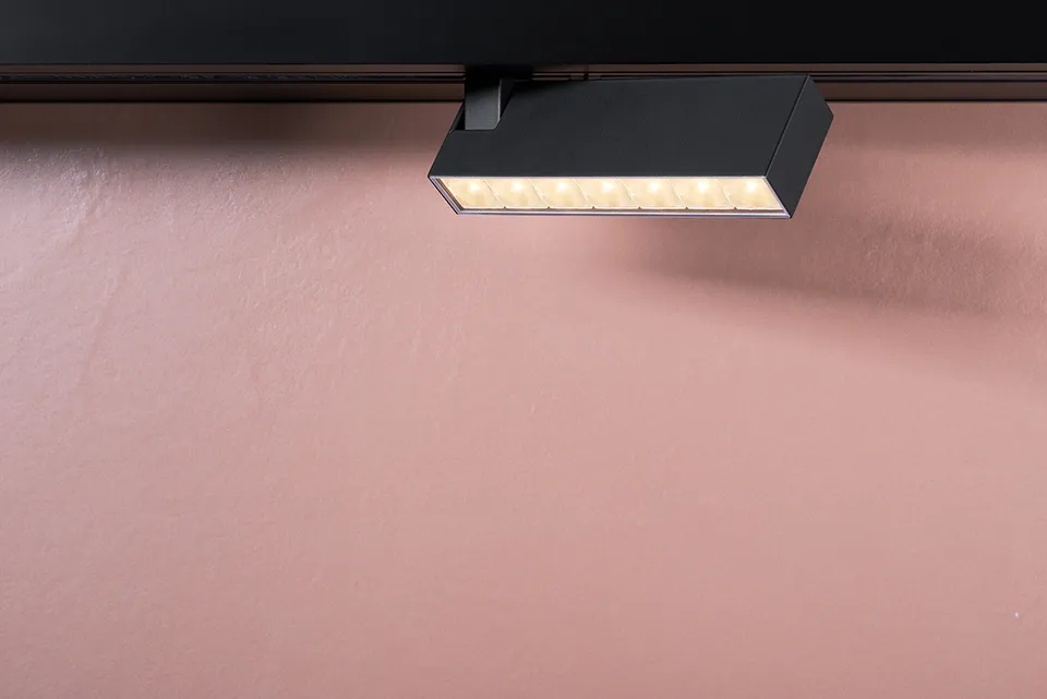 mawa-fbl-12-in-flatboxled-strahler-faltgeh-use image 1
