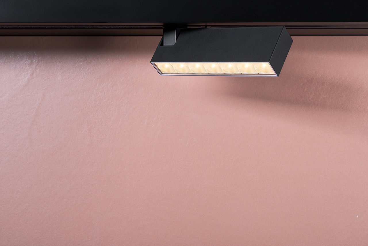 mawa-fbl-12-in-flatboxled-strahler-faltgeh-use image 1
