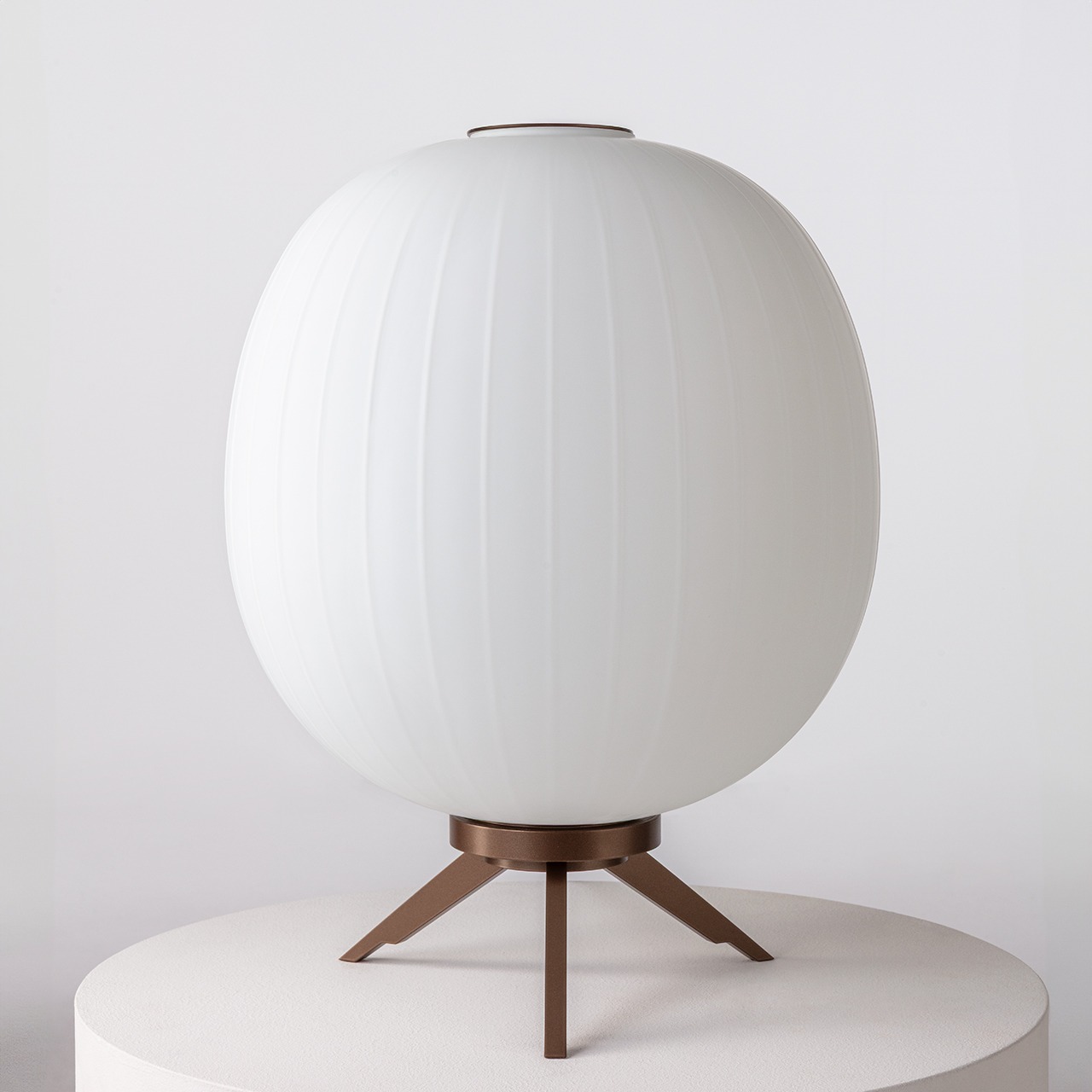 mawa-bologna-bodenleuchte-opalglas-wei image 1